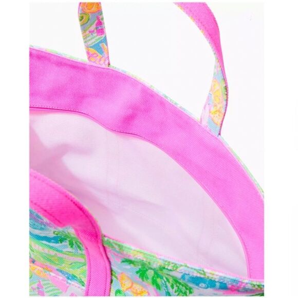 Lilly Loves California Mercato Tote - Picture 6 of 11